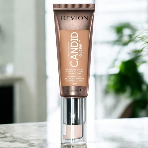Revlon NWT Photo Ready‎ Candid Glow Foundation - 270 Medium Beige - Picture 1 of 3
